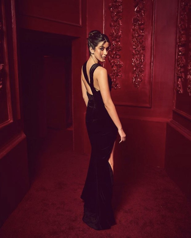 Shanaya Kapoor casts a magical spell in a stunning cut-out black gown at Karan Johar’s 50th birthday bash