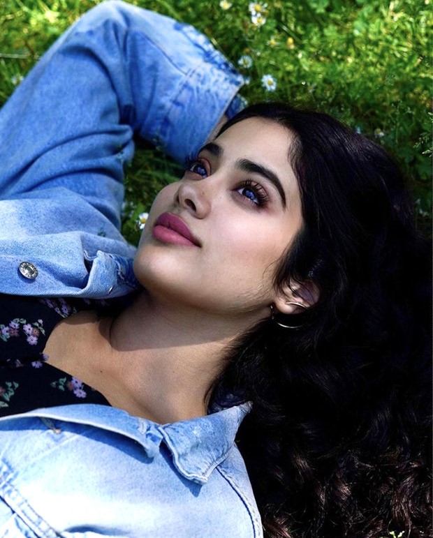 Janhvi Kapoor's pink-hued make-up is giving major summer make-up goals; here's how to get the look Janhvi Kapoor's pink-hued make-up is giving major summer make-up goals; here's how to get the look