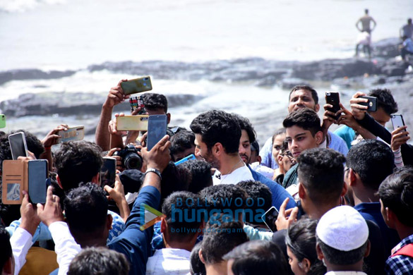 Photos: Aditya Roy Kapur snapped at Bandstand