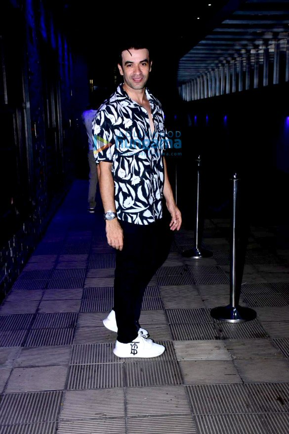 Photos: Hansika Motwani, Shenaz Treasury, Punit Malhotra, and Arjun Kanungo snapped with his girlfriend at Hakkasan in Bandra