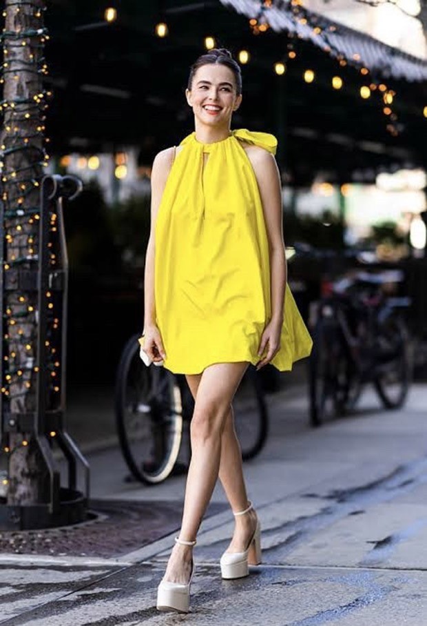 Alia Bhatt keeps it casual in a yellow maxi dress as she gets papped in the  city | Hindi Movie News - Times of India