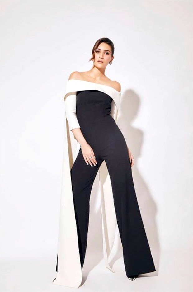 Kriti Sanon serves a sleek look in off-shoulder monochrome jumpsuit worth Rs. 1.10 lakh at Femina Miss India 2022