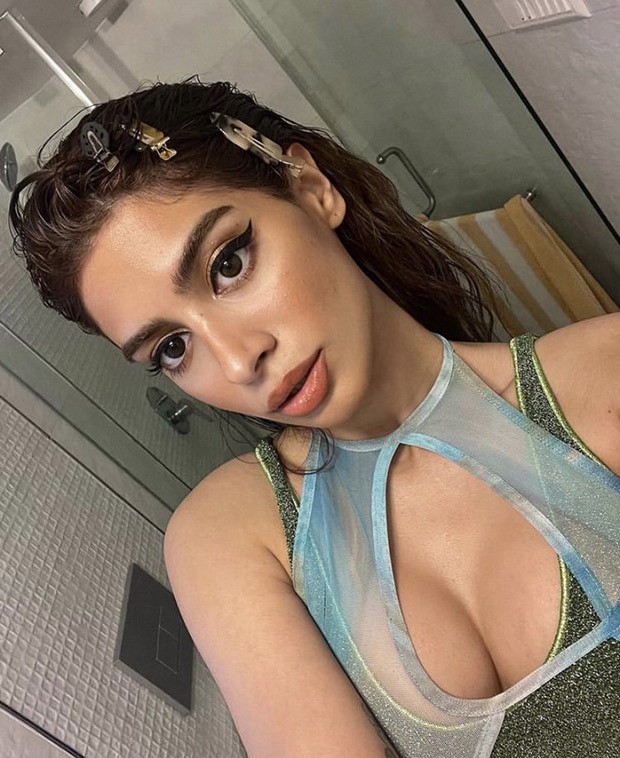 Khushi Kapoor drops sizzling pictures in mesh top we can’t get enough of her on-point makeup game