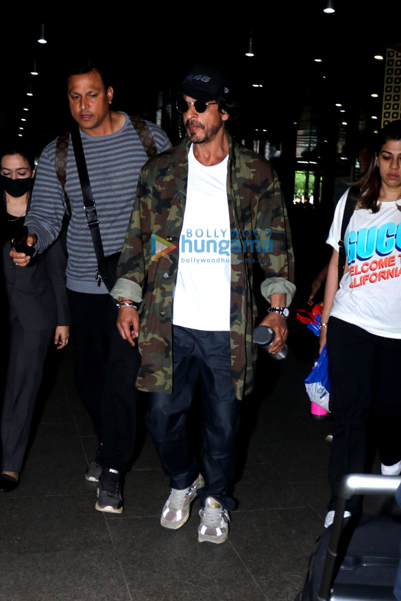 Photos: Shah Rukh Khan snapped at the airport