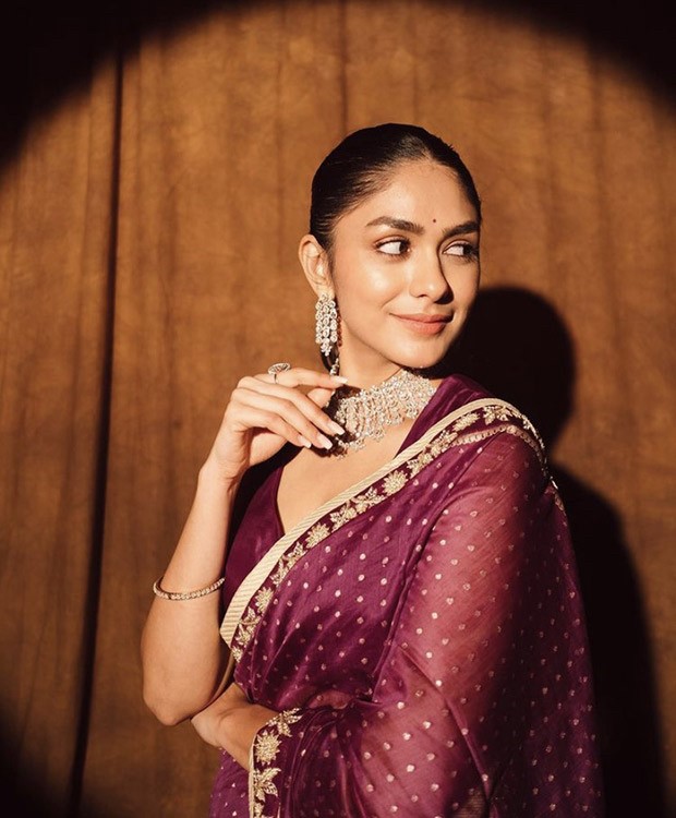 Mrunal Thakur shows the regal Indian route in violet banarsi silk saree worth Rs. 21K : Bollywood News - Bollywood Hungama