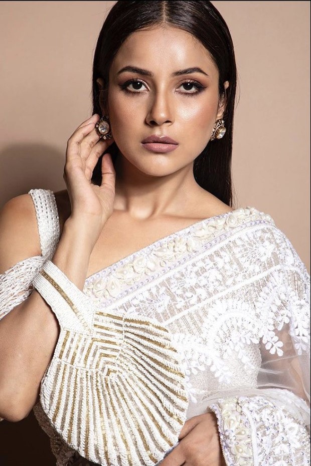Shehnaaz Gill in white embellished saree with feather detailing looks straight out of a fairytale : Bollywood News - Bollywood Hungama Shehnaaz Gill in white embellished saree with feather detailing looks straight out of a fairytale : Bollywood News - Bollywood Hungama