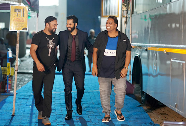Varun Dhawan suits up for a song shoot for Bhediya; shares candid moments with Amar Kaushik and Ganesh Acharya