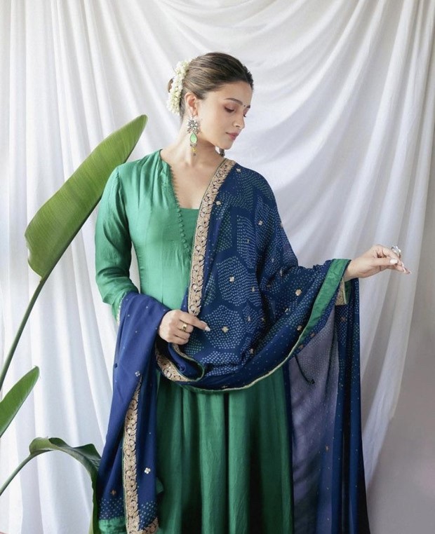 5 best festive wear trends sparked by celebrities which you can recreate for your Diwali party 5 best festive wear trends sparked by celebrities which you can recreate for your Diwali party