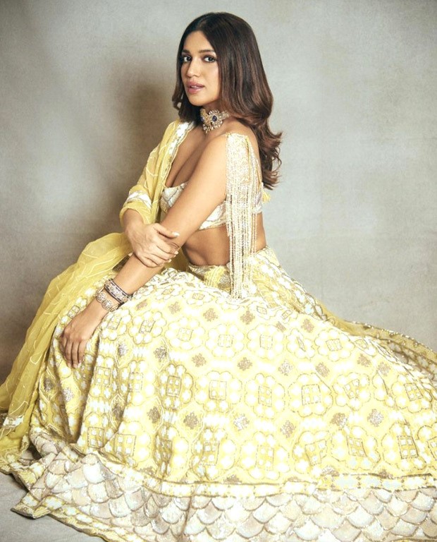 Manish malhotra Inspired Bridal Lehenga Choli, Pakistani/ Indian Weddi –  Diana's Fashion Factory
