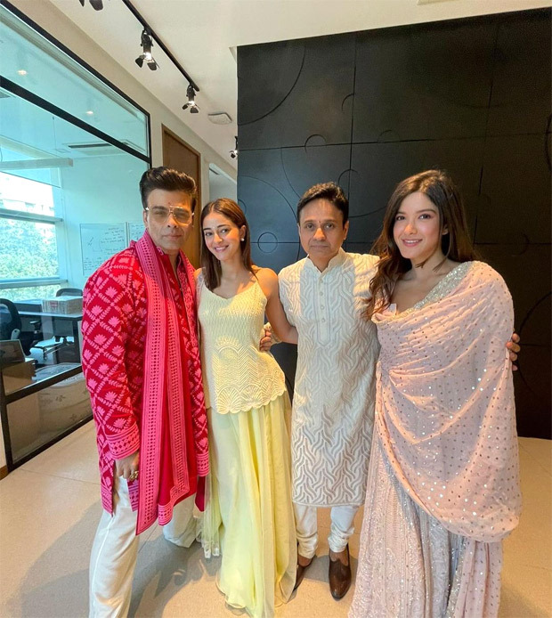 Sidharth Malhotra, Kiara Advani, Janhvi Kapoor, Ananya Panday, Shanaya Kapoor attend Karan Johar’s Diwali puja, see photos Sidharth Malhotra, Kiara Advani, Janhvi Kapoor, Ananya Panday, Shanaya Kapoor attend Karan Johar’s Diwali puja, see photos