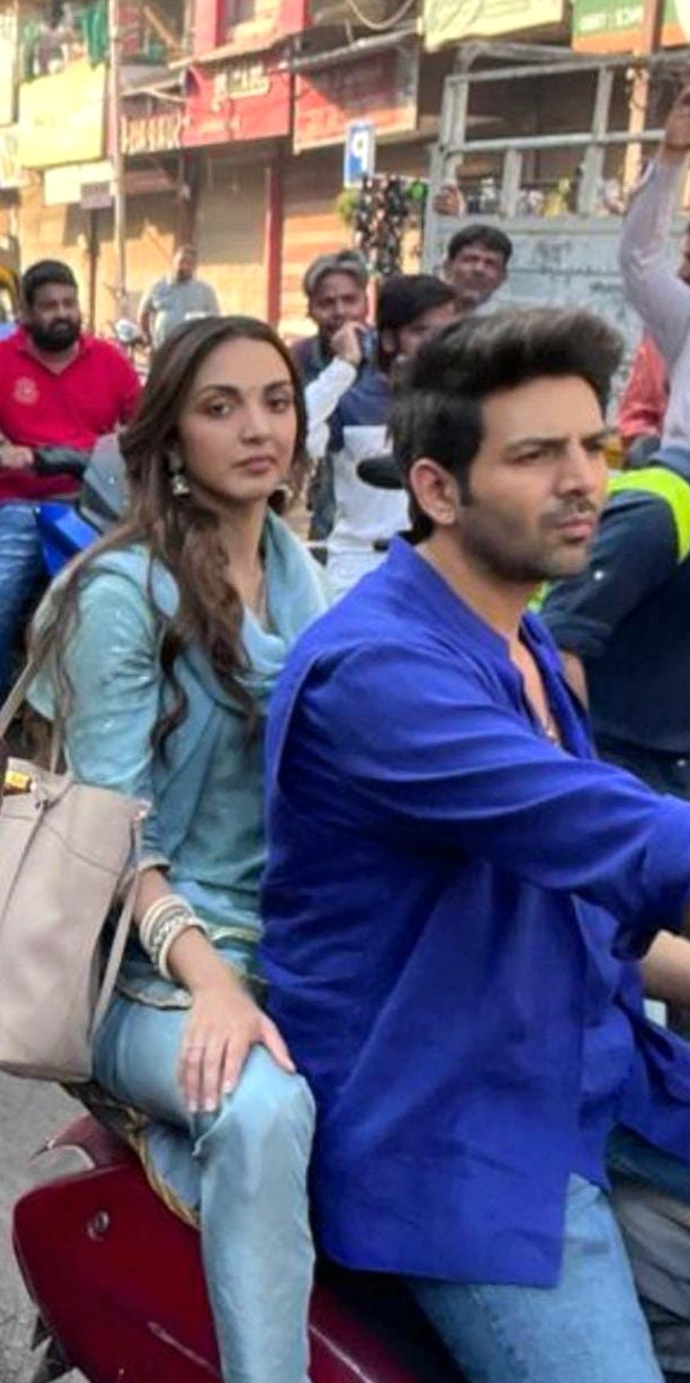 LEAKED PHOTOS: Kartik Aaryan and Kiara Advani ride a bike in Ahmedabad for Satyaprem Ki Katha shoot 