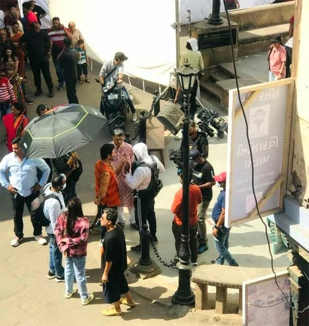 LEAKED PHOTOS: Kartik Aaryan and Kiara Advani ride a bike in Ahmedabad for Satyaprem Ki Katha shoot 