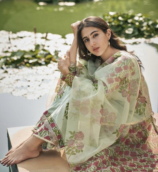 Bollywood Actress Inspired Kurta Ideas for Republic Day/ 26 January, Sara Ali Khan in floral printed green kurta set