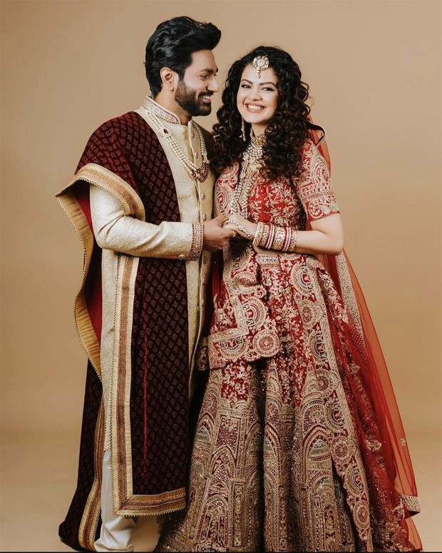 Singer Palak Muchhal ties knot with music composer Mithoon Sharma; stuns in  quintessential red embellished lehenga : Bollywood News - Bollywood Hungama