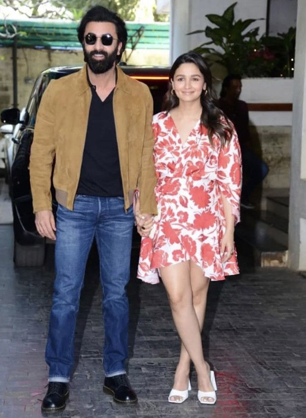 Ranbir Kapoor: Ranbir Kapoor shares his fashion inspirations, says father  Rishi Kapoor was an icon & wife Alia Bhatt dresses cool - The Economic Times