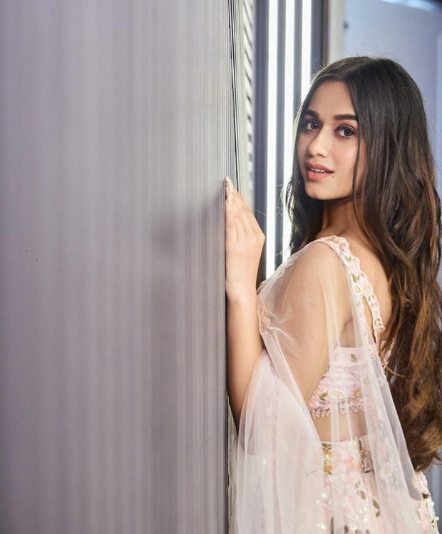 Photo Gallery: Jannat Zubair robbed the gathering in a white transparent  saree, see her gorgeous pics...