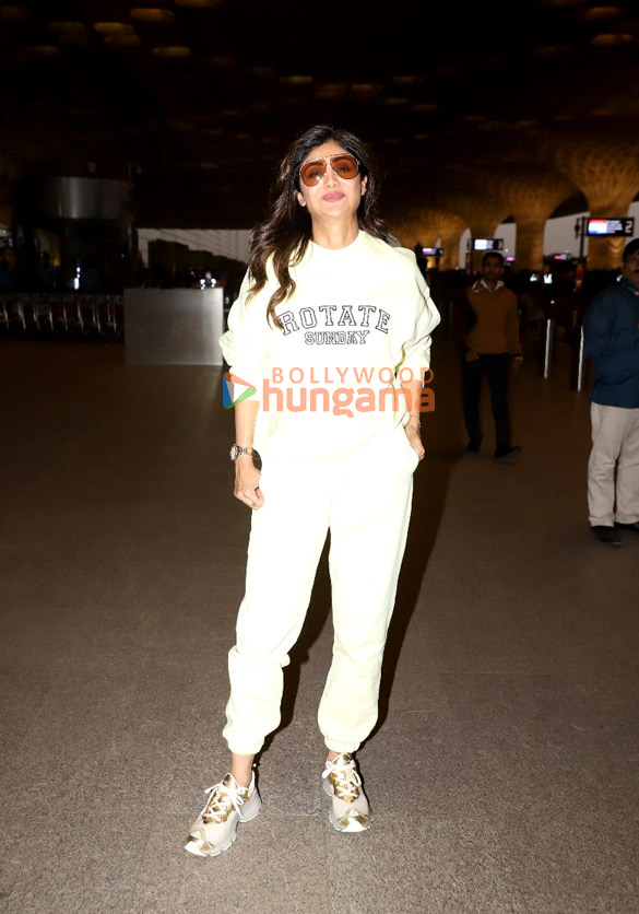 Photos: Shilpa Shetty, Sanjay Dutt and others snapped at the airport