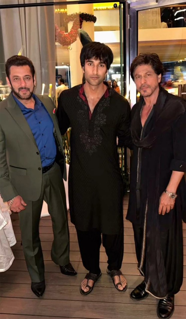 Shah Rukh Khan Was Photobombed And It Was Both Epic And Fishy