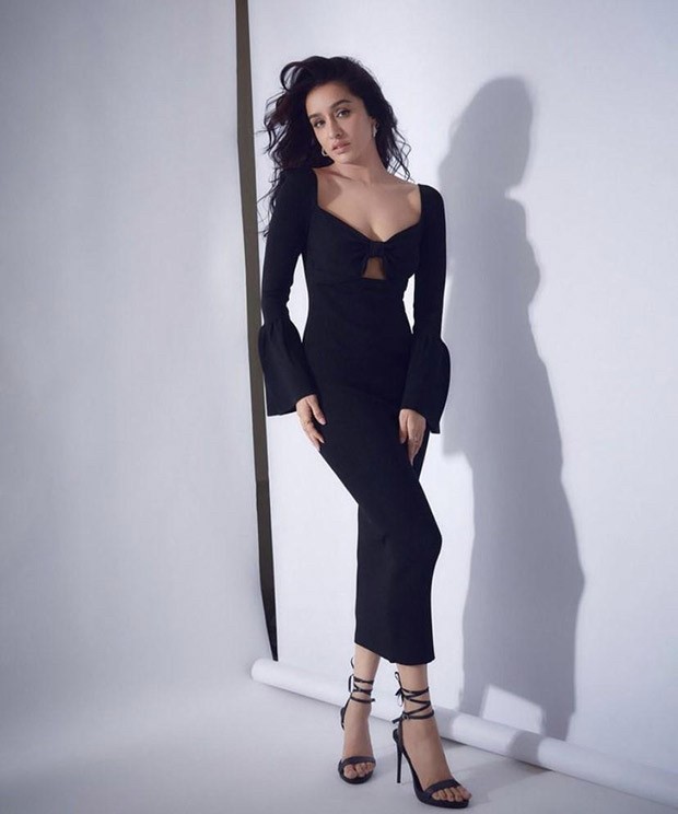 Shraddha Kapoor's black midi dress worth Rs.36K for the Tu Jhoothi Main  Makkaar trailer launch is equal parts fun & sexy 36 : Bollywood News -  Bollywood Hungama