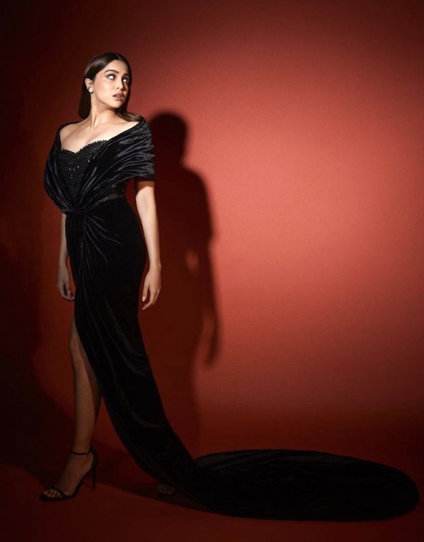 Shantanu & Nikhil navy blue cocktail gown – Kuro Clothing India