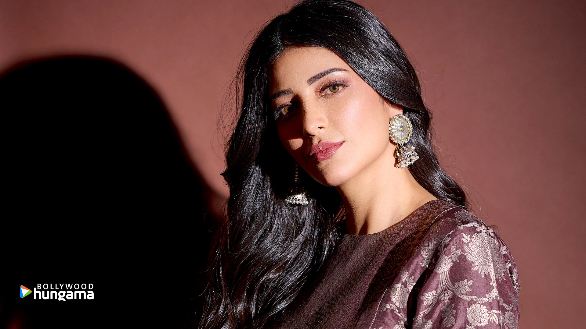 Shruti Haasan Wallpapers | shruti-haasan-2-18 - Bollywood Hungama Shruti Haasan Wallpapers | shruti-haasan-2-18 - Bollywood Hungama
