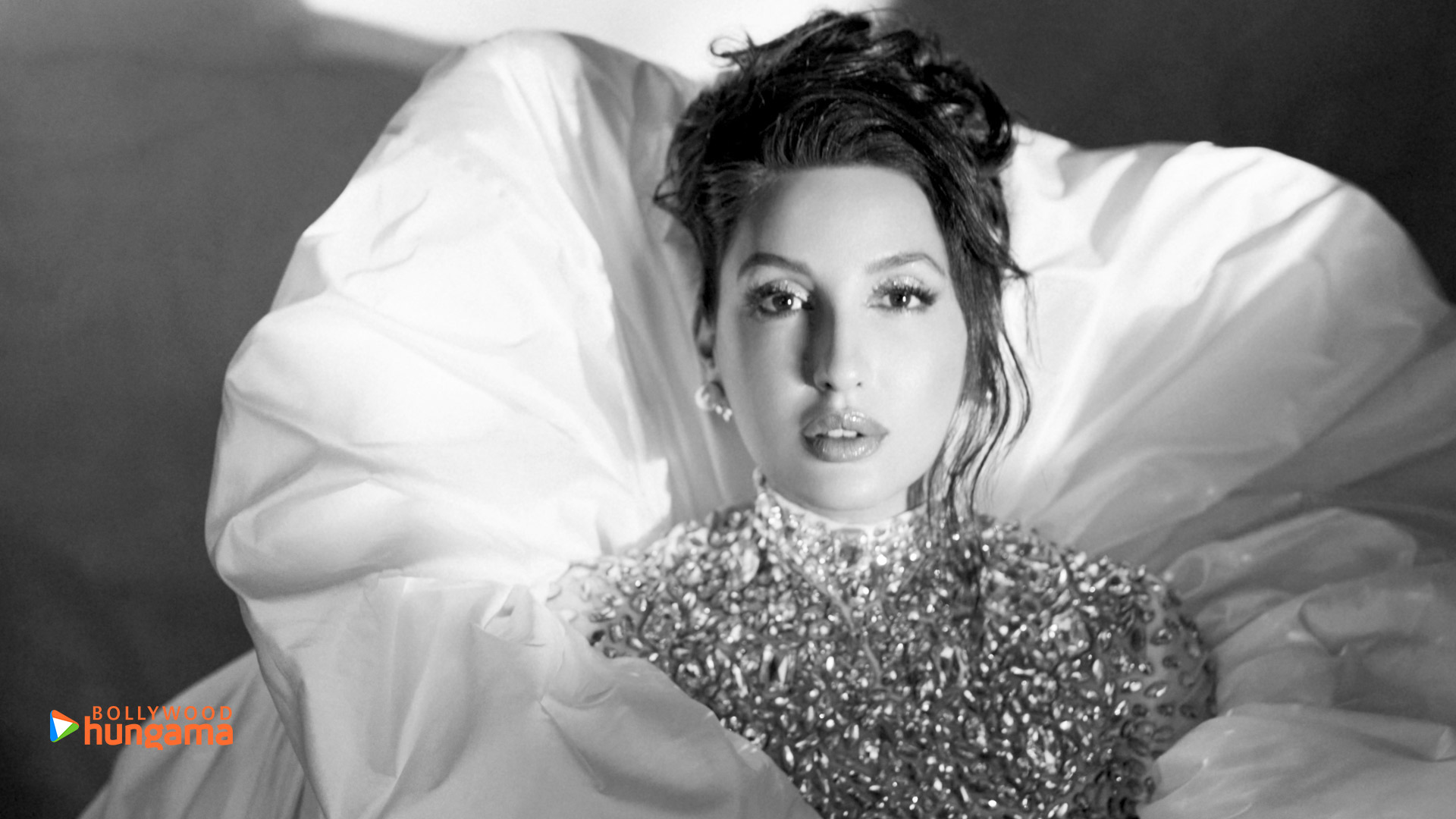 nora-fatehi-wallpapers-nora-fatehi-2-143-bollywood-hungama