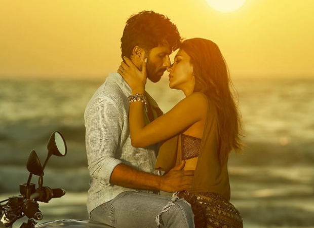 Shahid Kapoor and Kriti Sanon wrap up their upcoming love story, see first  look poster : Bollywood News - Bollywood Hungama