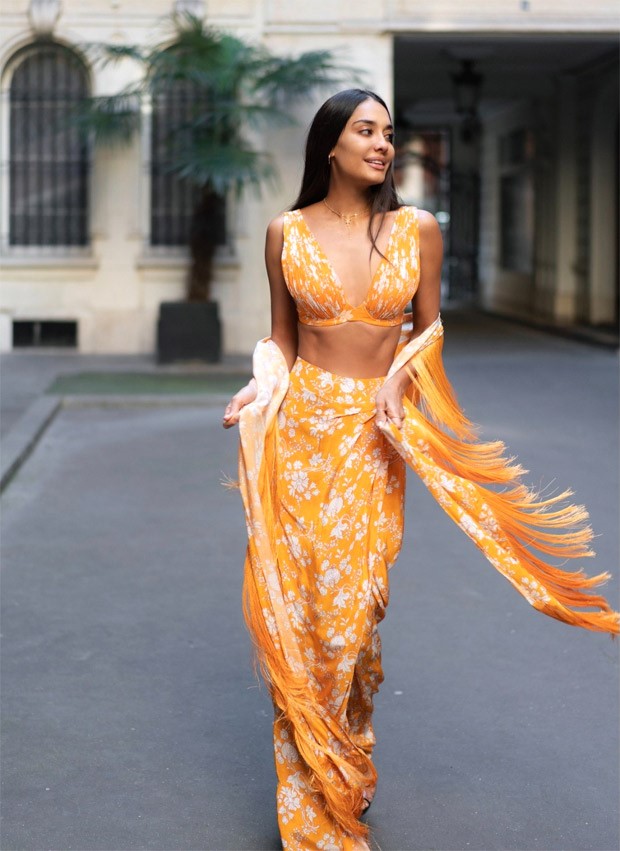 Lisa Haydon Stuns in Arpita Mehta's mango & coconut print pleated blouse, tulip skirt & dupatta set Worth 35,000 : News - Bollywood Hungama