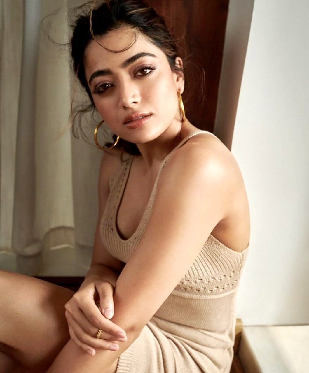rashmika mandanna brown dress Rashmika Mandanna (@rashmika_mandanna) graced the TIFF 2025 in a  beautifully crafted Abha Kalidar outfit by Ritu Kumar (@ritukumarhq). The  matka silk kurta and antique zardozi embroidered dupatta showcases perfect  couture craftsmanship. With