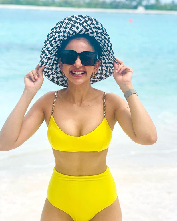 Rakul Preet Singh sizzles in yellow bikini in Maldives, see photos : Bollywood News - Bollywood Hungama