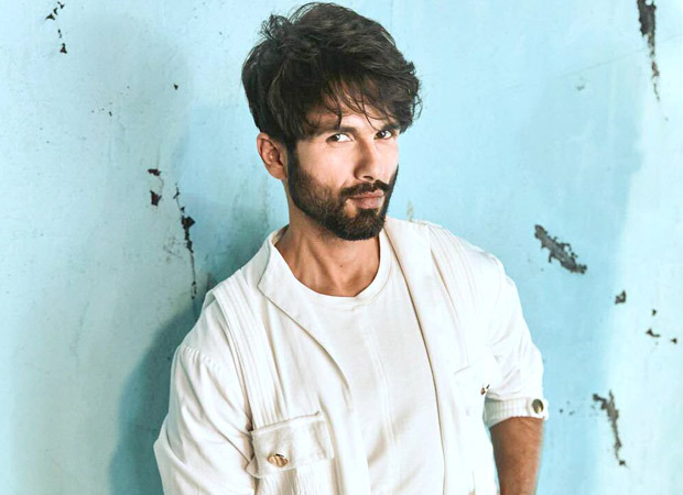 Shahid Kapoor Sex Video - Shahid Kapoor reduces his remuneration by Rs. 15 cr; charges Rs. 25 cr. for  Rosshan Andrrews' next : Bollywood News - Bollywood Hungama