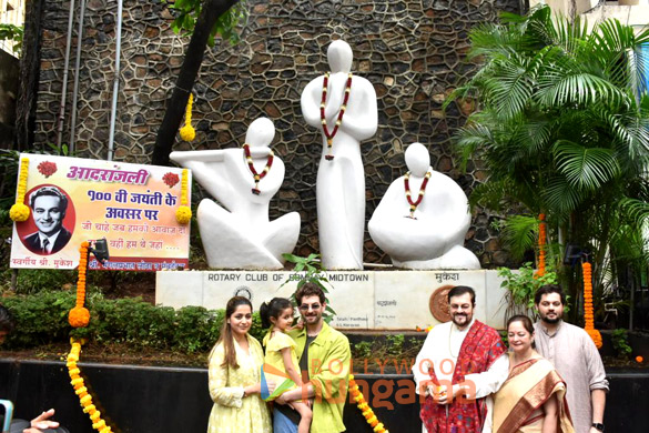 Photos: Legendary singer Mukesh's family pay tribute to him on his 100th birth anniversary