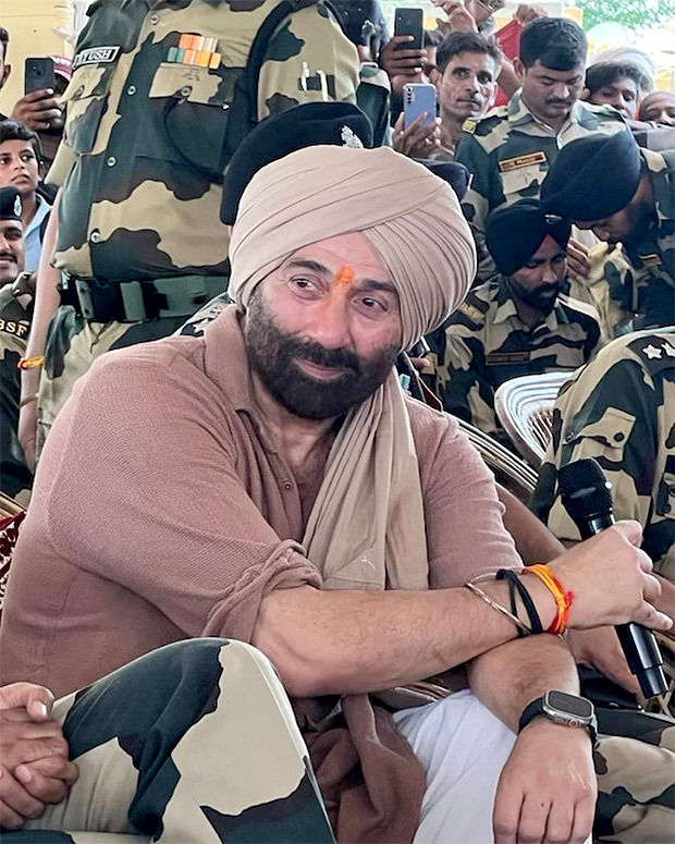 Gadar 2: Sunny Deol kicks off promotions in Rajasthan, spends time with BSF  Jawans, see photos and videos 2 : Bollywood News - Bollywood Hungama