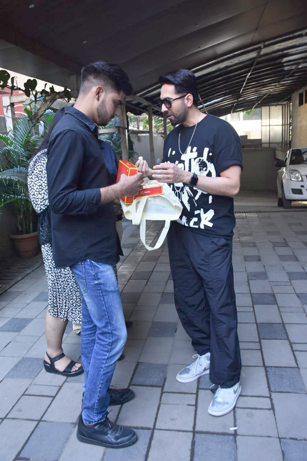 Ayushmann Khurrana's fans celebrate Dream Girl 2's success; surprise him with mithai!