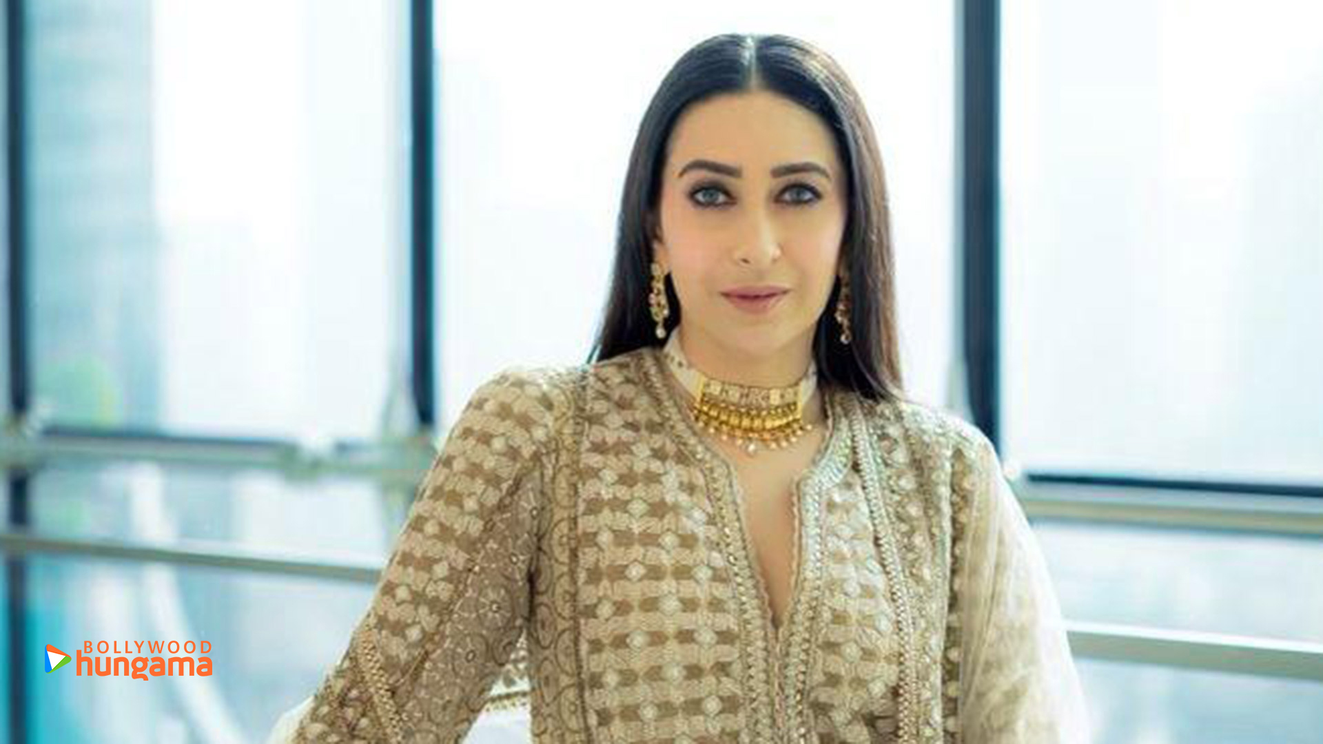 Karisma Kapoor Wallpapers Karisma kapoor 2 29 Bollywood Hungama Karisma Kapoor Wallpapers Karisma kapoor 2 29 Bollywood Hungama