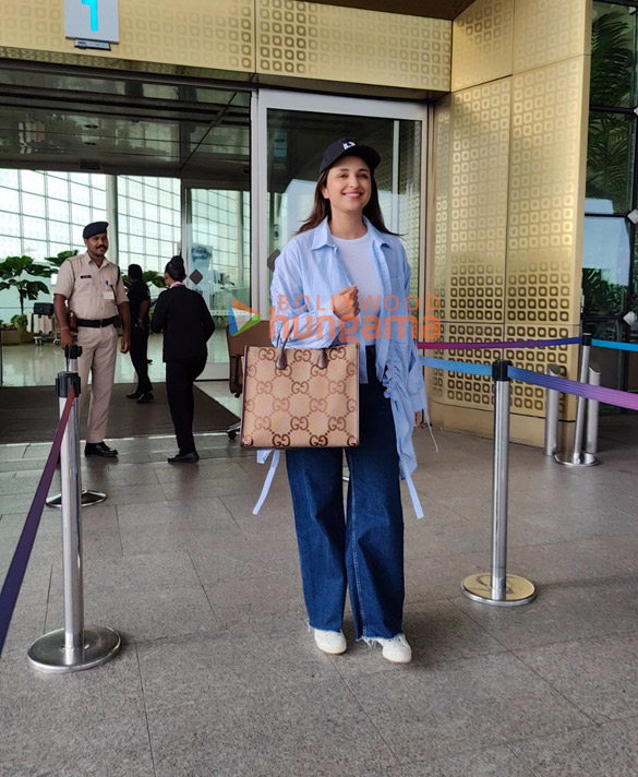 Photos: Shraddha Kapoor, Parineeti Chopra, Ananya Panday and others snapped at the airport