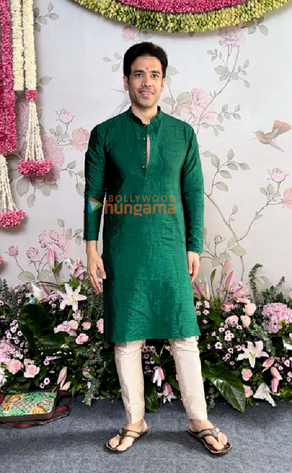 Photos: Celebs arrive at Arpita Khan's house for Ganpati darshan