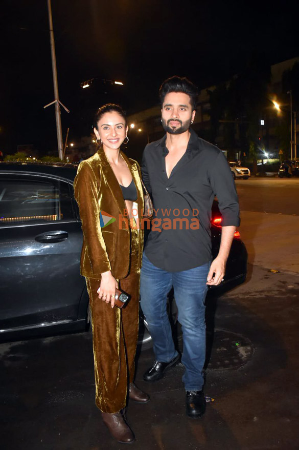 Photos: Rakul Preet Singh, Jackky Bhagnani and Pragya Jaiswal snapped at Bastian in Bandra