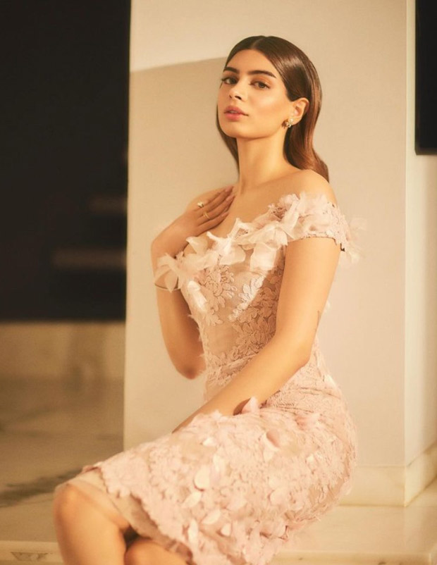 khushi kapoor pink dress Khushi Kapoor's 5 stunning looks
