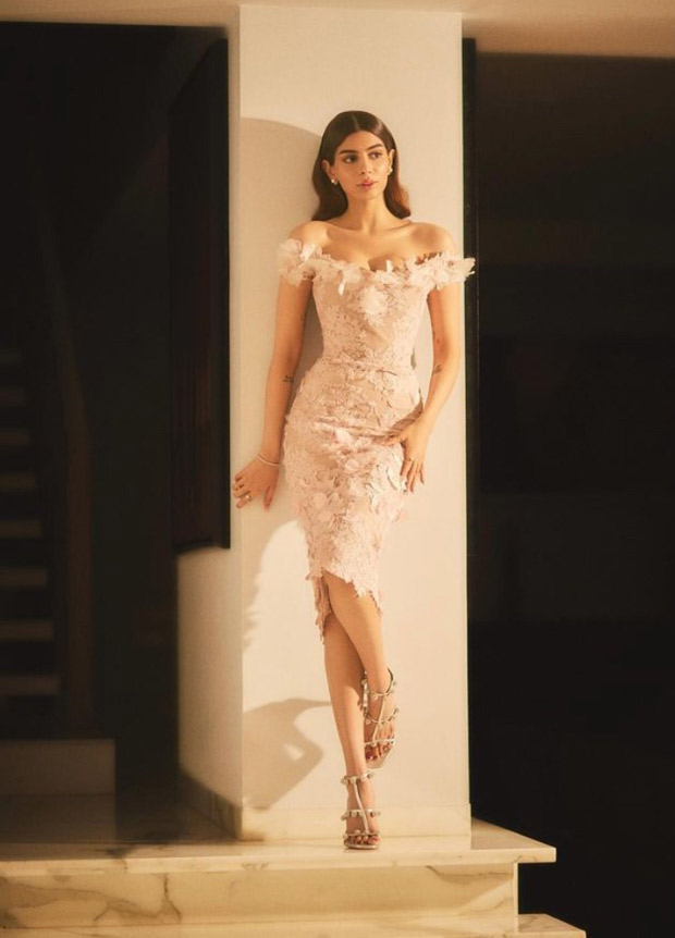 khushi kapoor pink dress Khushi Kapoor's 5 stunning looks