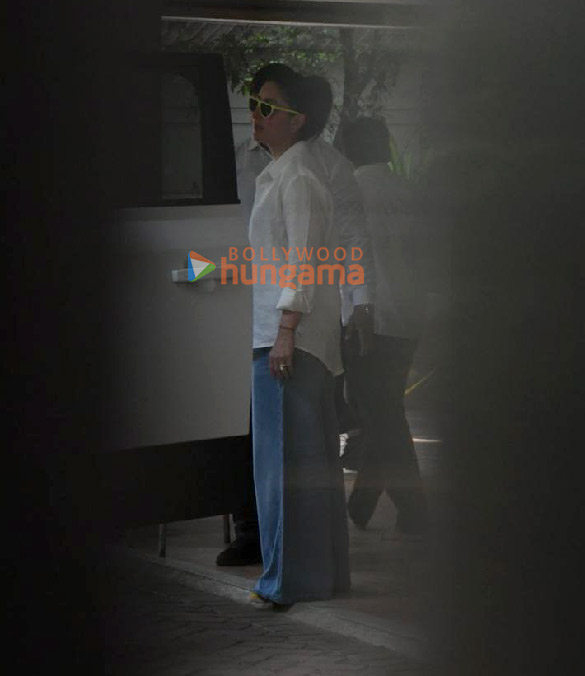 Photos: Saif Ali Khan and Kareena Kapoor Khan snapped in Bandra