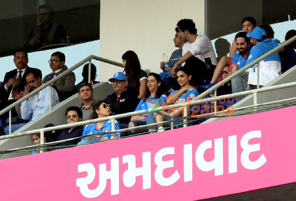 Photos: Shah Rukh Khan, Ranveer Singh, Deepika Padukone and others snapped watching the ICC Men's Cricket World Cup 2023 final