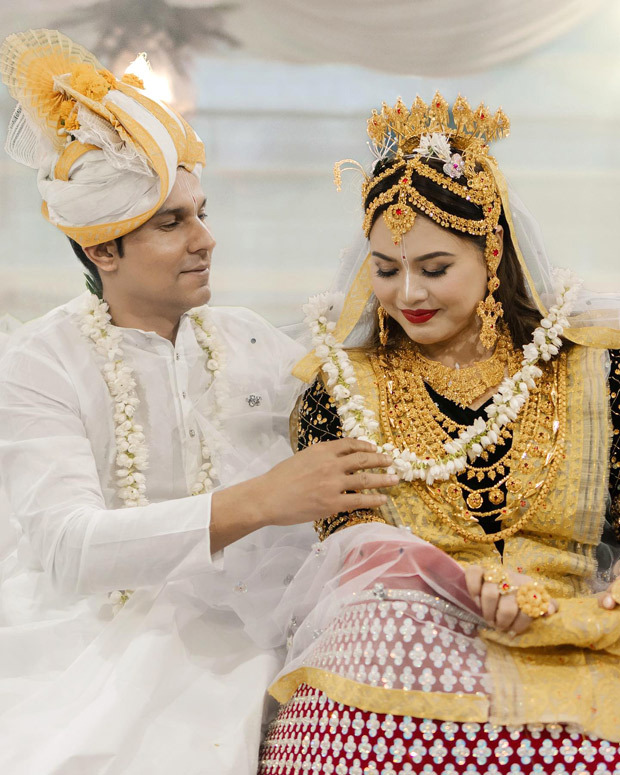 Randeep Hooda and Lin Laishram share first official wedding photos from traditional Meitei ceremony, see pics