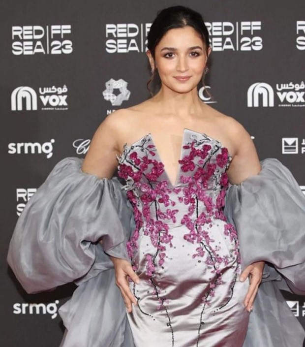 Get The Look: Alia Bhatt's Floral Red Gown | Red gowns, Backless dress  formal, Gowns