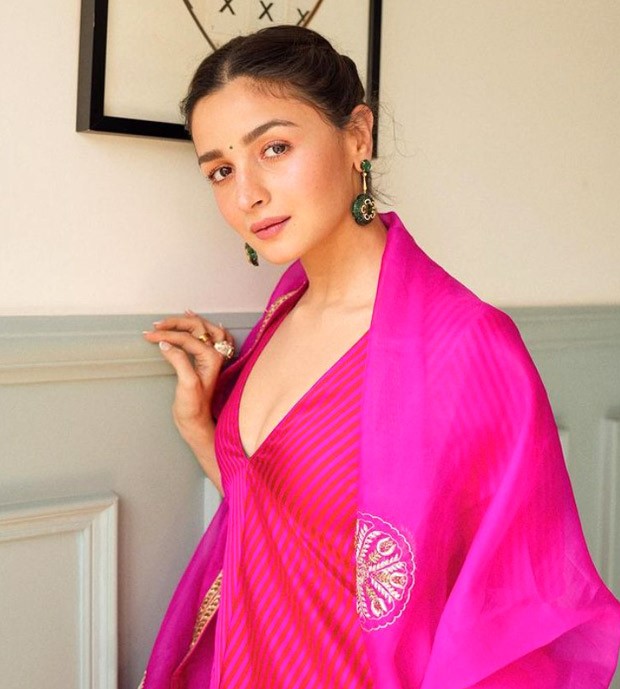 alia bhatt pink dress photos Alia Bhatt at Zee Cine awards 2019. : r/BollywoodFashion