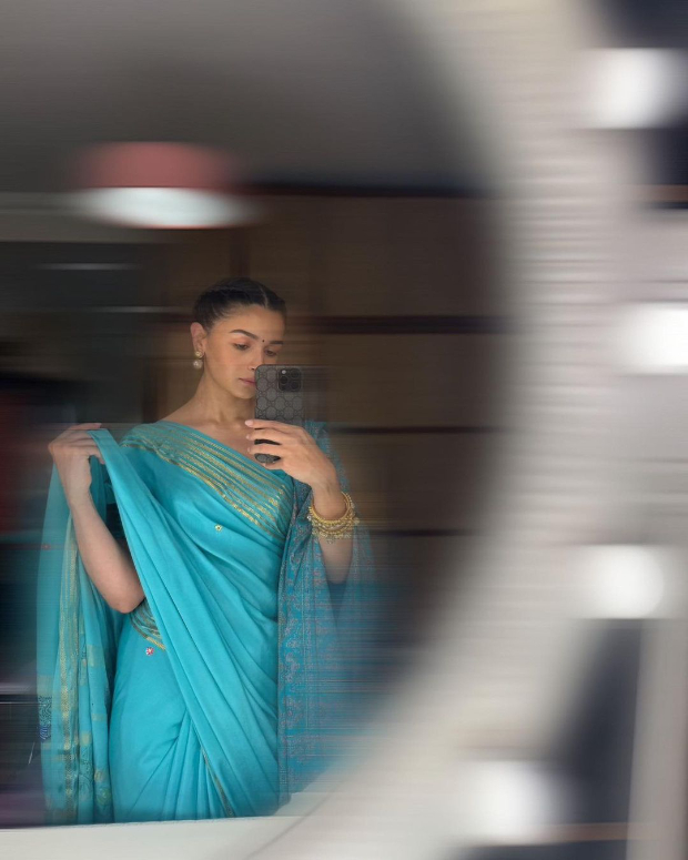 Alia Bhatt is painting Friday with shades of blue in her latest look for  friend's wedding – India TV