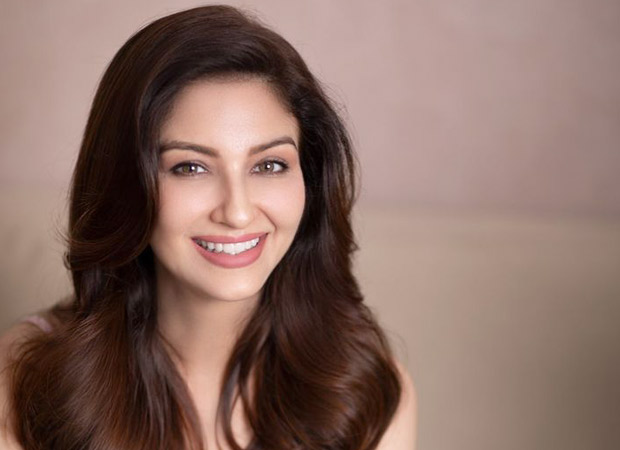 Saumya Tandon contest