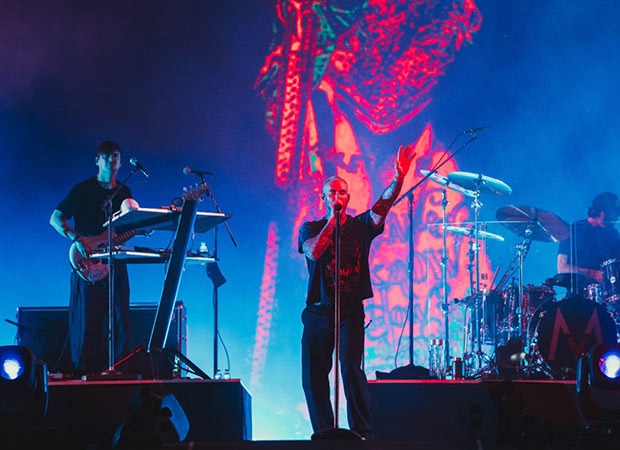 Maroon 5 lights up Mumbai with electrifying debut at Mahalaxmi Racecourse; Aakash Ambani, Shloka Ambani, Radhika Ambani and others cheer