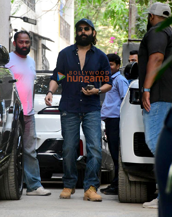 Photos: Kartik Aaryan snapped outside Maddock Films’ office in Santacruz