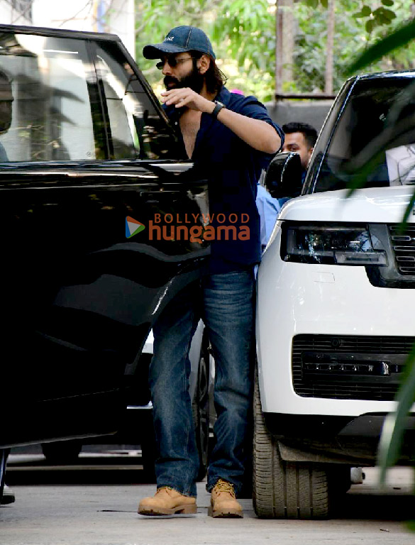 Photos: Kartik Aaryan snapped outside Maddock Films’ office in Santacruz